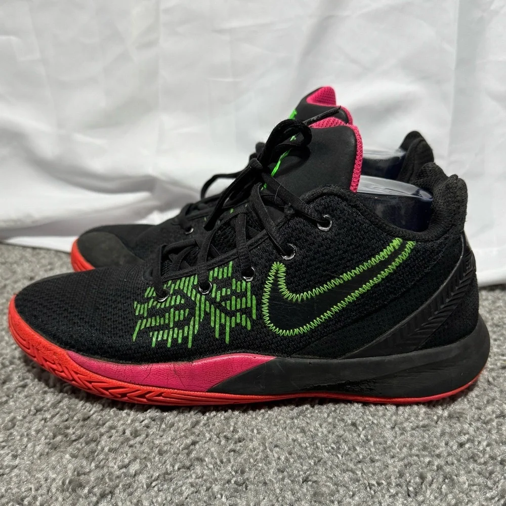 Nike Boys Kyrie Flytrap ll AQ3412-005 Black Basketball Size 6.5Y